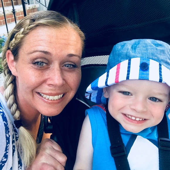 Meet your Posher, Jennifer - Picture 2 of 2